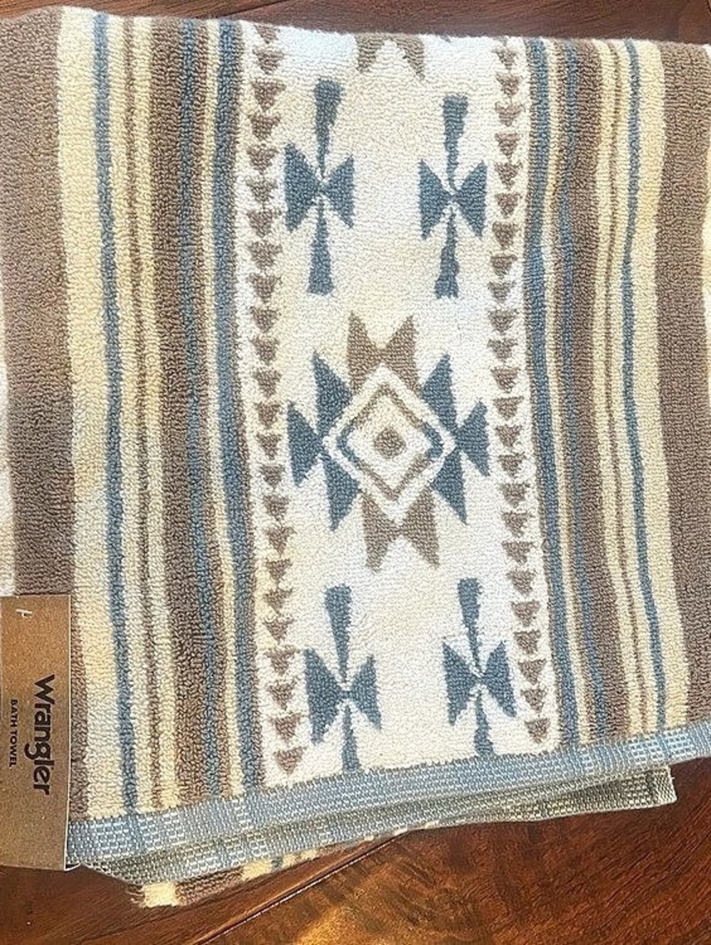 Wrangler Geometric Cotton Bath Towel in Blue & White